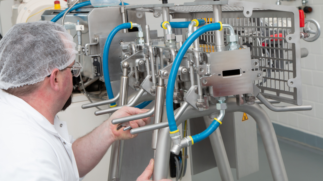 FiberFlow F50 Technologist at the FiberFlow F50 Cooling Nozzle
